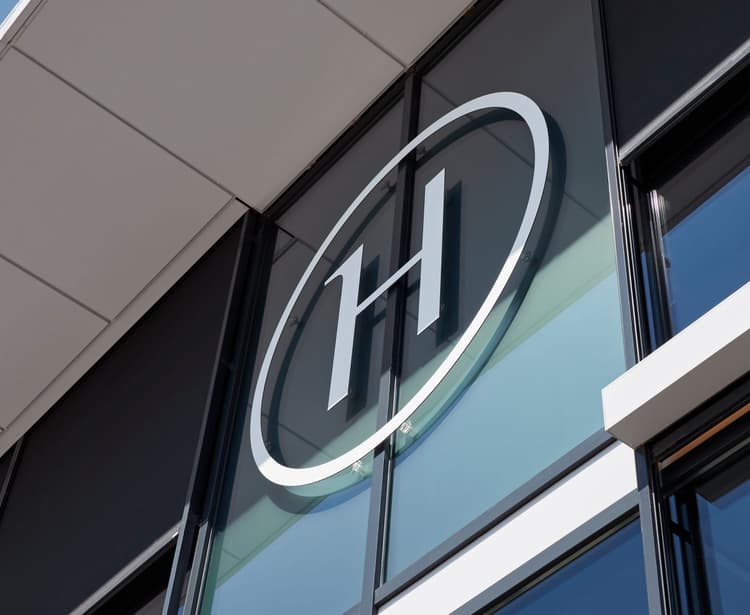 Afbeelding tussen tekst